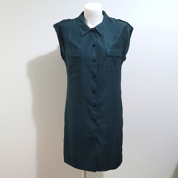 GG5 Dresses & Skirts - GG5 size medium pine green button front dress